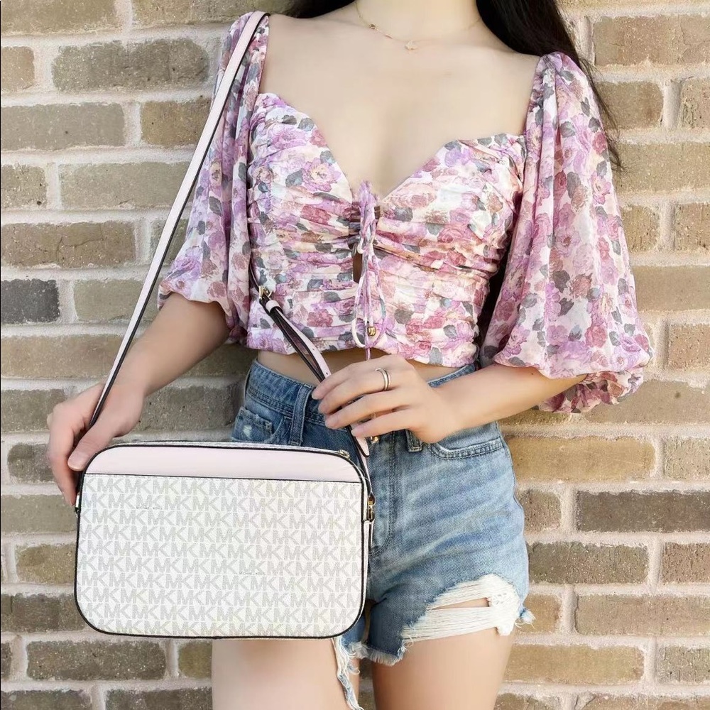 Gaby’sBags💕NWT Michael Kors Crossbody - Picture 4 of 4